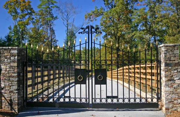 Omaha Driveway Gate Service
